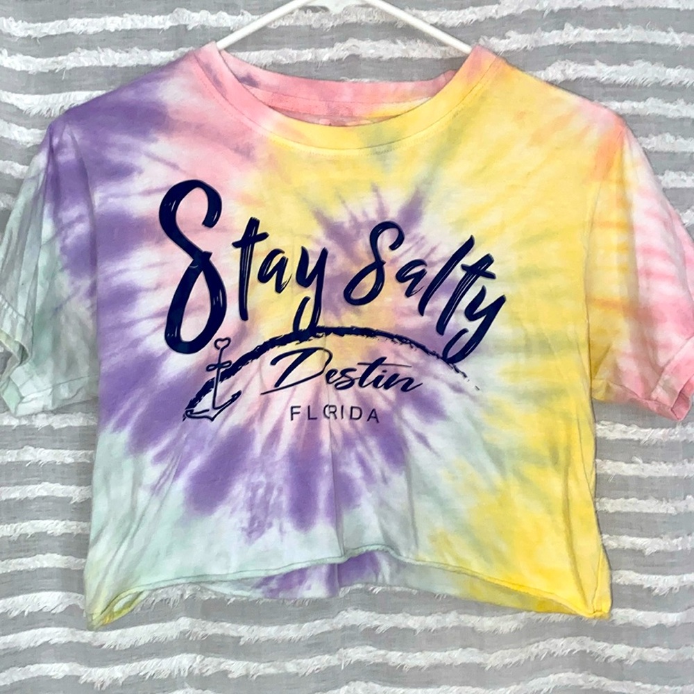Colors; Yellow, Purple, Teal, Pink.  Size; Medium